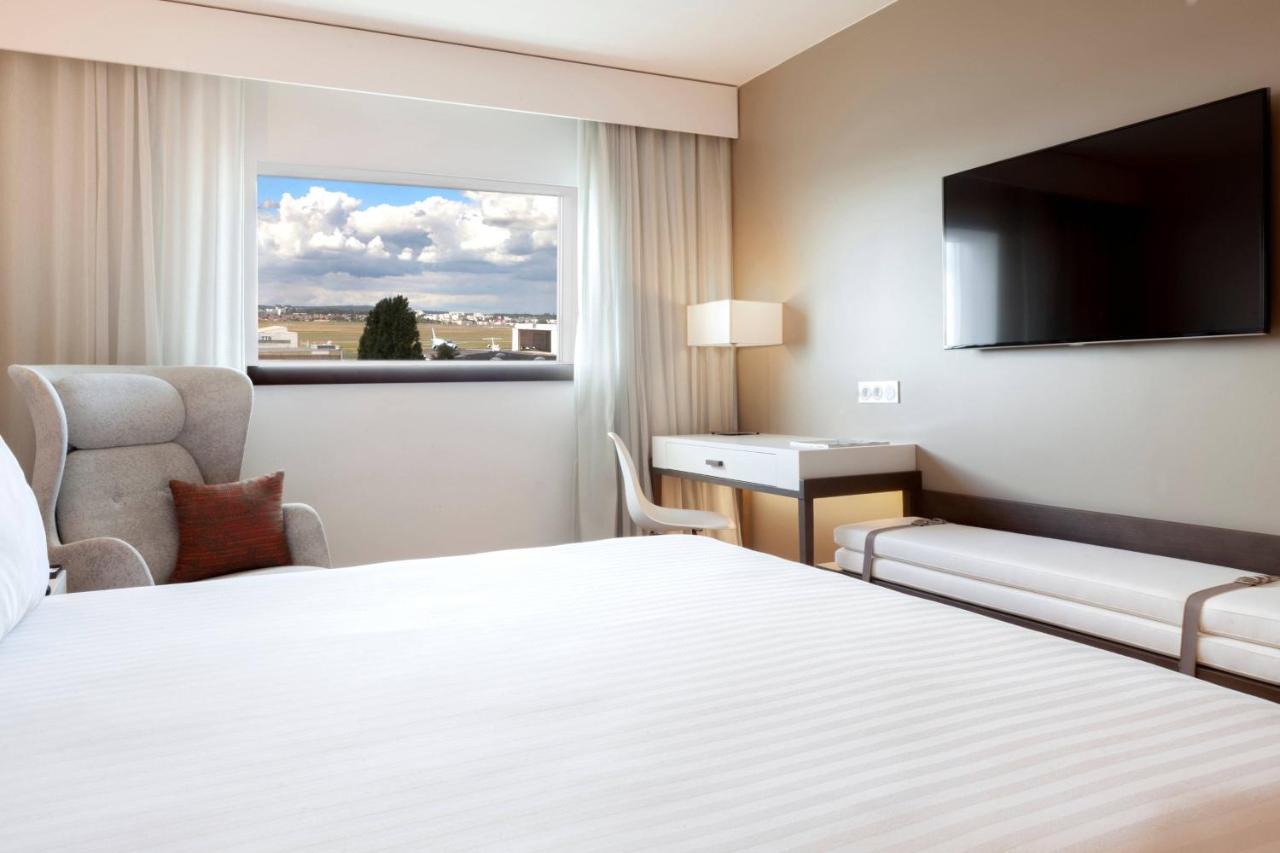 Ac Hotel By Marriott Paris Le Bourget Airport Dugny Экстерьер фото