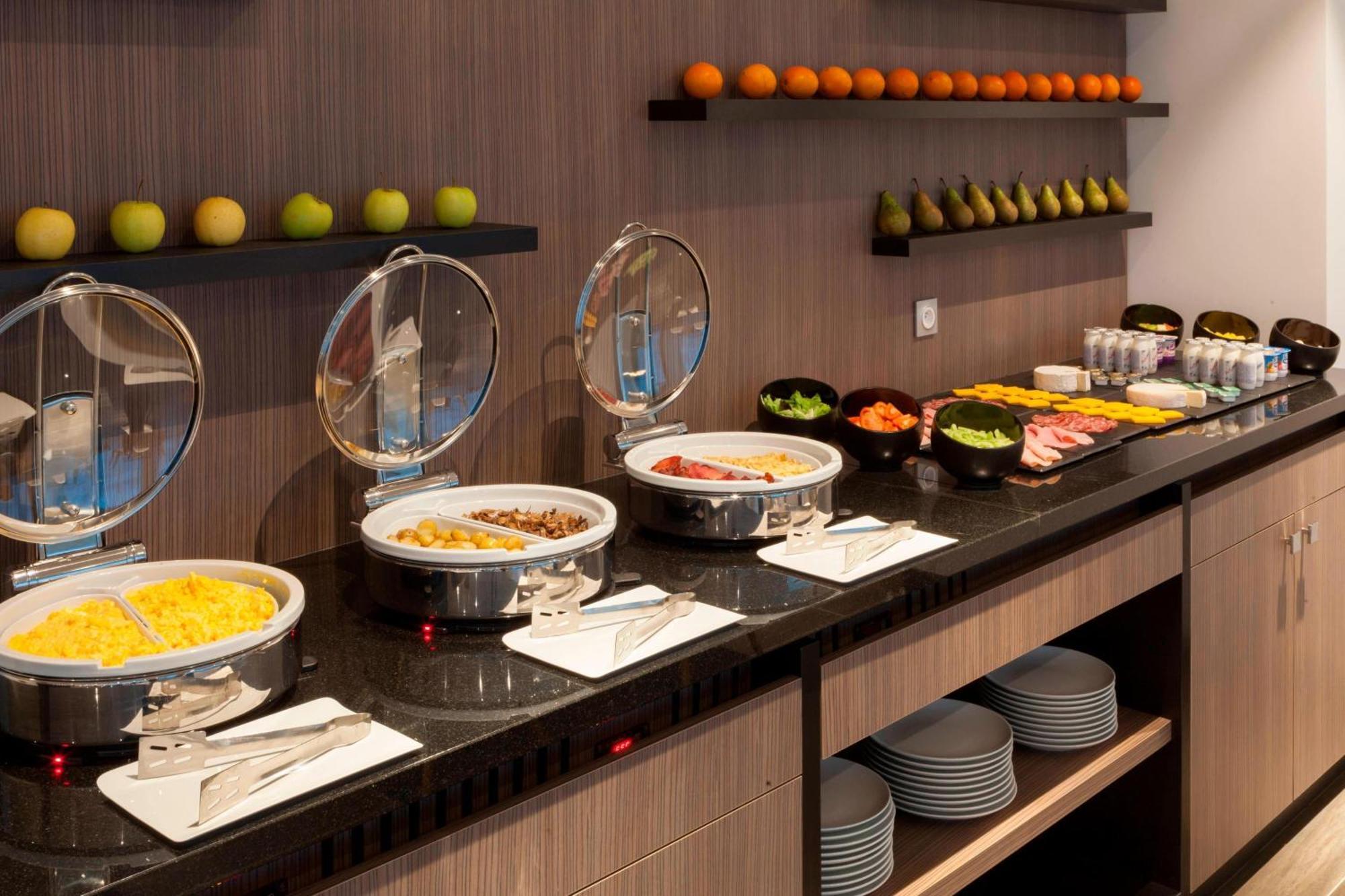Ac Hotel By Marriott Paris Le Bourget Airport Dugny Экстерьер фото